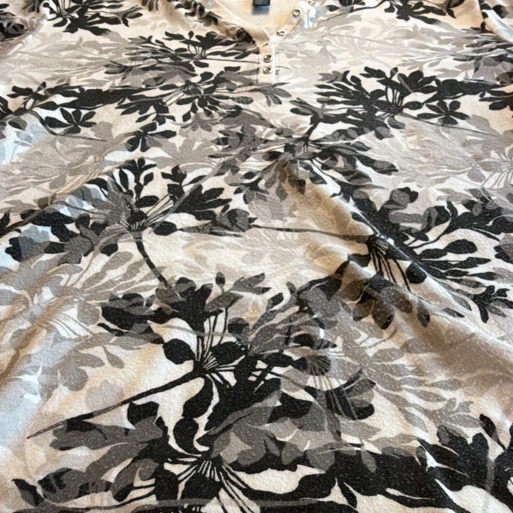 Karen Scott Women’s Plus 3X White Gray Black Floral Knit Henley 3/4 Sleeve Top - Picture 3 of 7